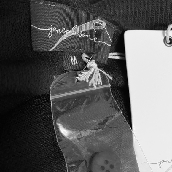 Classic Gray Women's Blouse size M. NWT - Picture 9 of 9